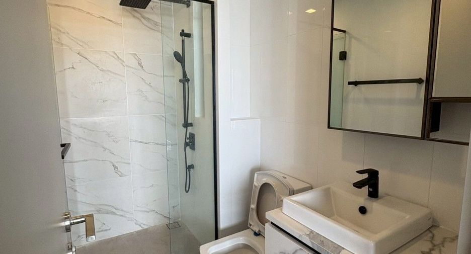 For rent 2 bedrooms condo in Phra Khanong, Bangkok