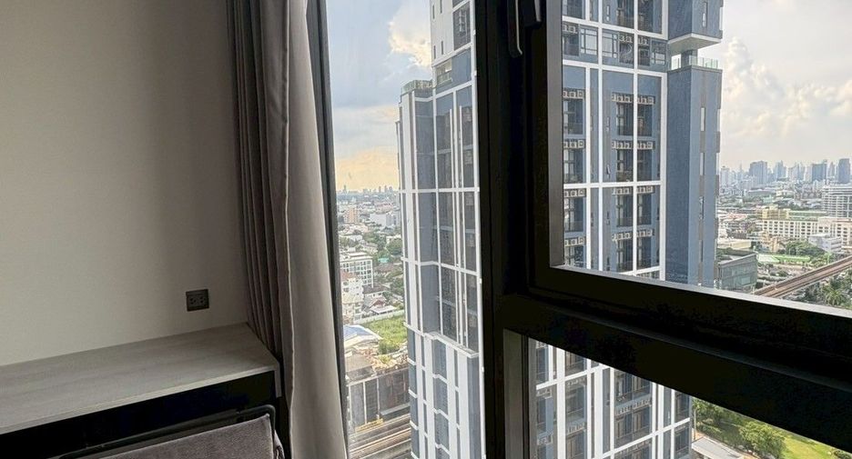 For rent 2 bedrooms condo in Phra Khanong, Bangkok