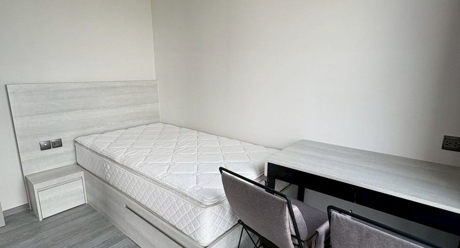 For rent 2 bedrooms condo in Phra Khanong, Bangkok