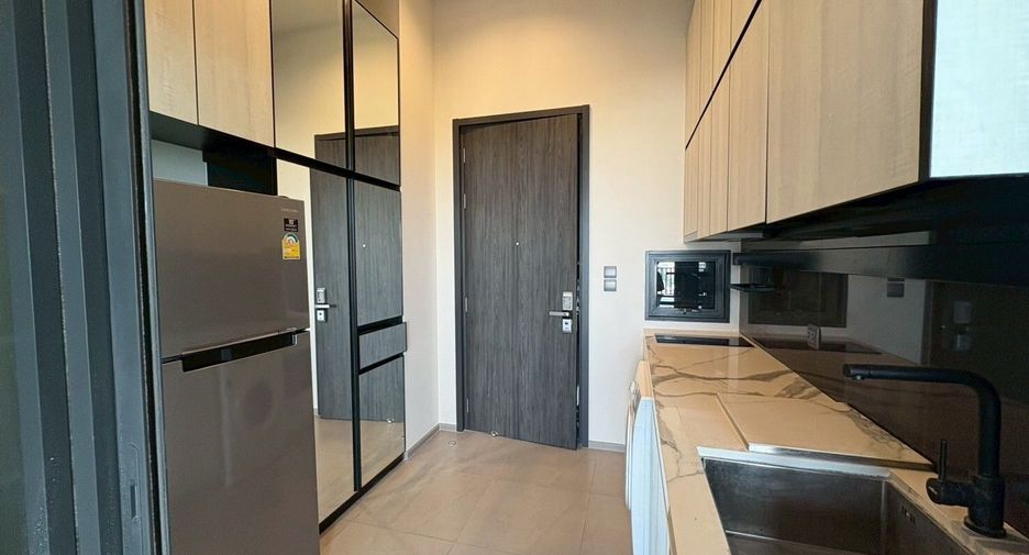 For rent 2 bedrooms condo in Phra Khanong, Bangkok