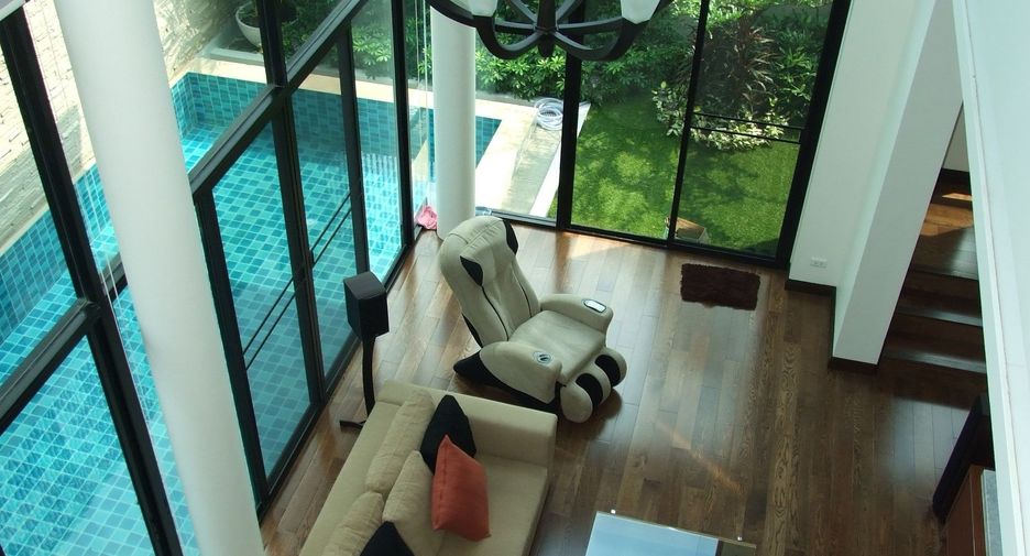 Villa en alquiler de 3 habitaciones en Watthana, Bangkok