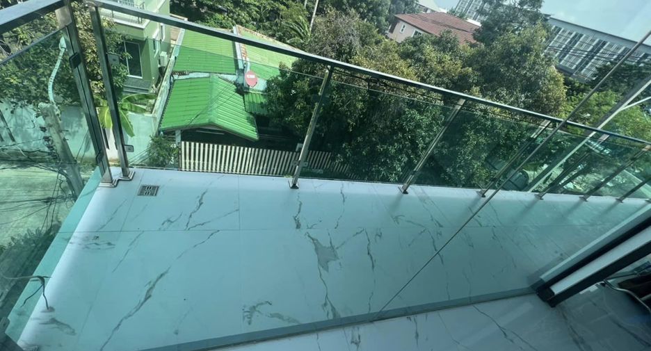 For sale 4 ベッドルーム villa in Lat Phrao, Bangkok