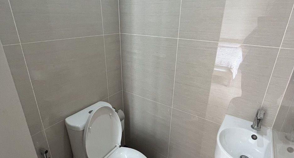 For sale and for rent studio condo in Khlong Toei, Bangkok