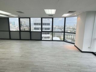 Oficina en alquiler en Watthana, Bangkok