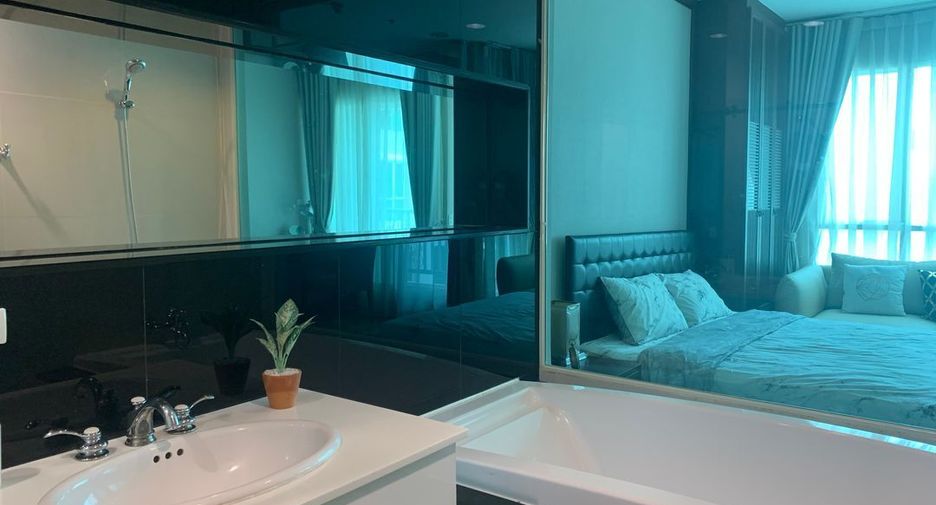 For rent studio condo in Pathum Wan, Bangkok