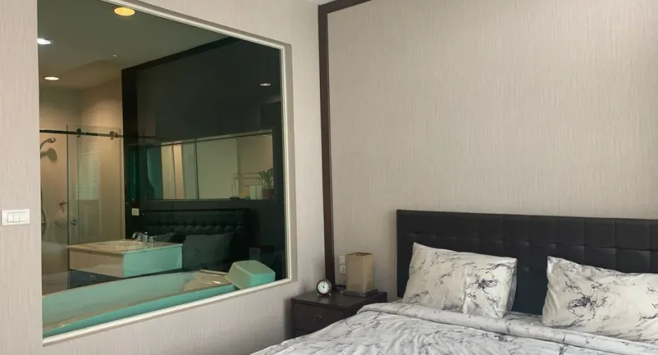 For rent studio condo in Pathum Wan, Bangkok