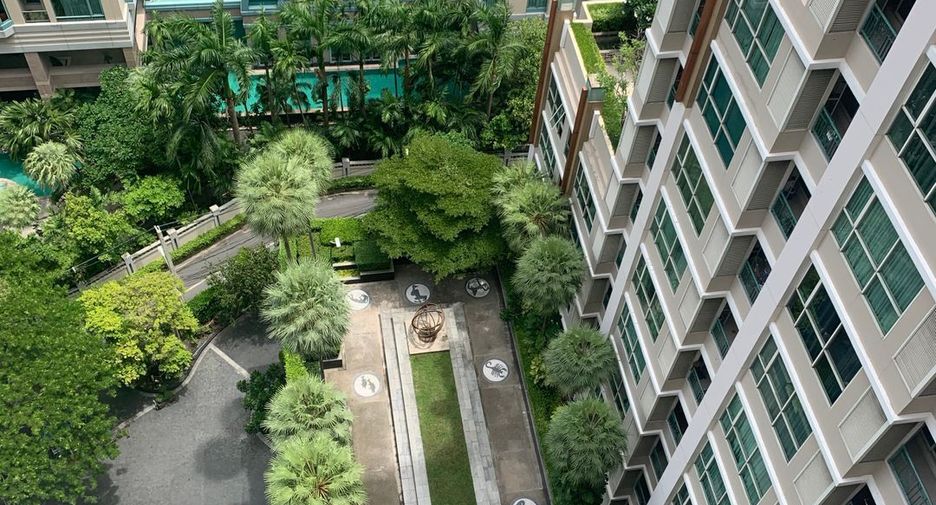 For rent studio condo in Pathum Wan, Bangkok