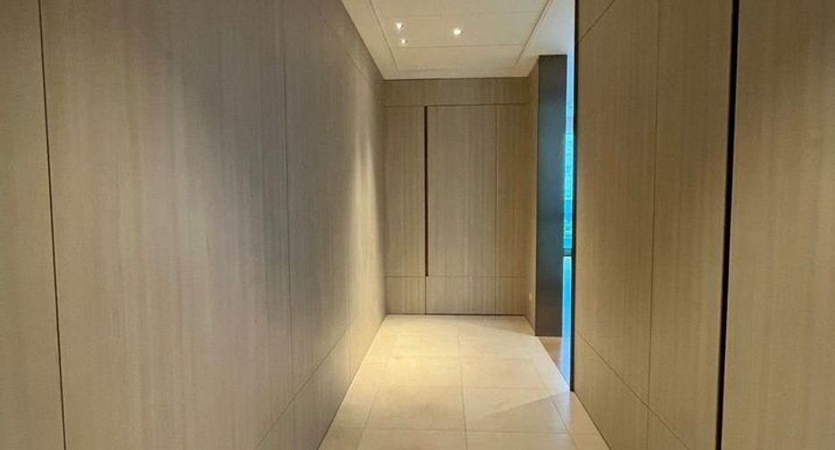 For sale 2 ベッドルーム condo in Pathum Wan, Bangkok