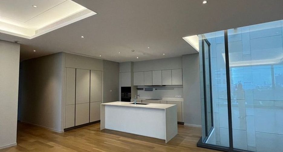 For sale 2 ベッドルーム condo in Pathum Wan, Bangkok