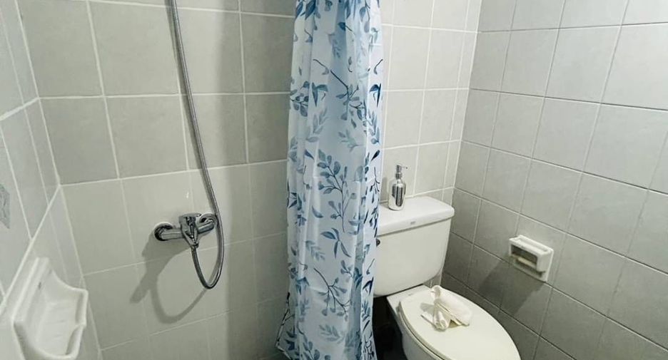 For rent 3 bedrooms condo in Yan Nawa, Bangkok