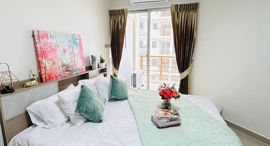 For rent 3 bedrooms condo in Yan Nawa, Bangkok