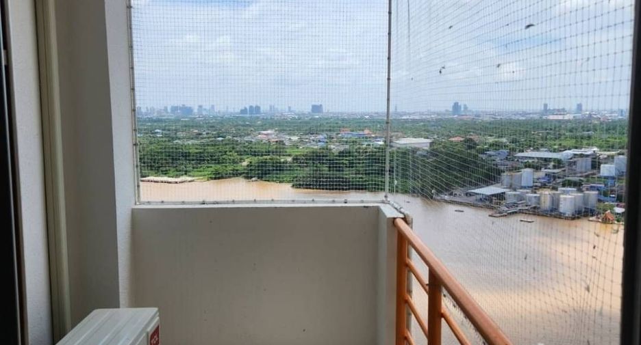 For rent 3 bedrooms condo in Yan Nawa, Bangkok