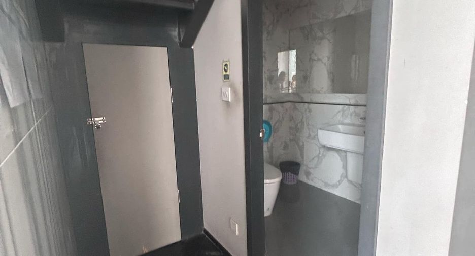 For sale and for rent 2 bedrooms condo in Mueang Samut Prakan, Samut Prakan