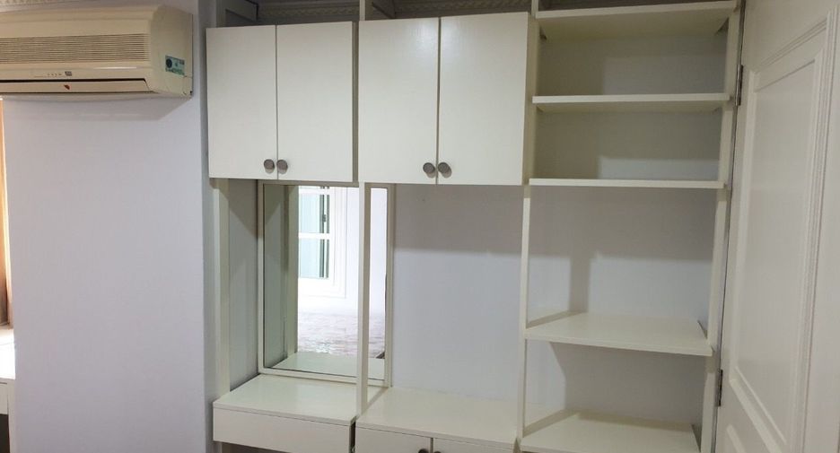 ให้เช่า 3 ห้องนอน คอนโด ใน วัฒนา, กรุงเทพฯ