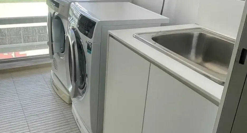 For rent 3 bedrooms condo in Pathum Wan, Bangkok