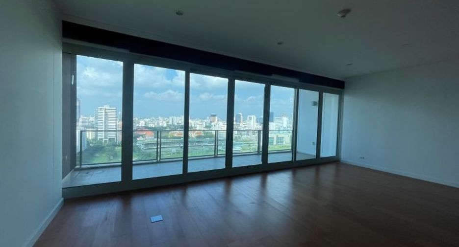 Condo en alquiler de 3 habitaciones en Pathum Wan, Bangkok