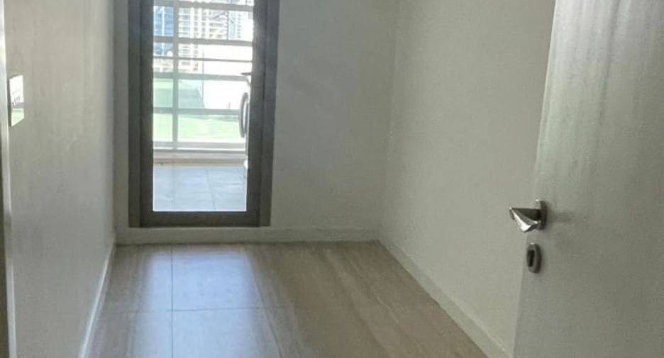 For rent 3 bedrooms condo in Pathum Wan, Bangkok