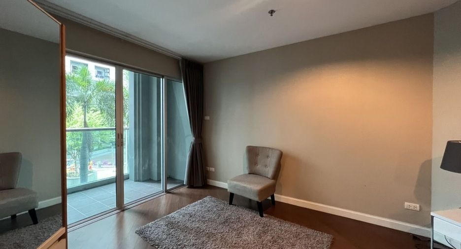 For sale and for rent 3 bedrooms condo in Huai Khwang, Bangkok