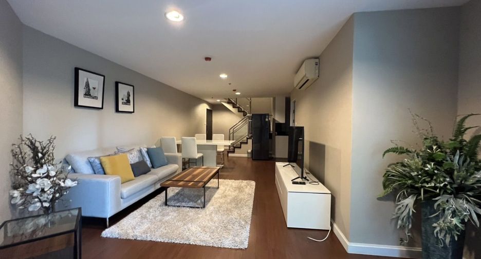 For sale and for rent 3 bedrooms condo in Huai Khwang, Bangkok