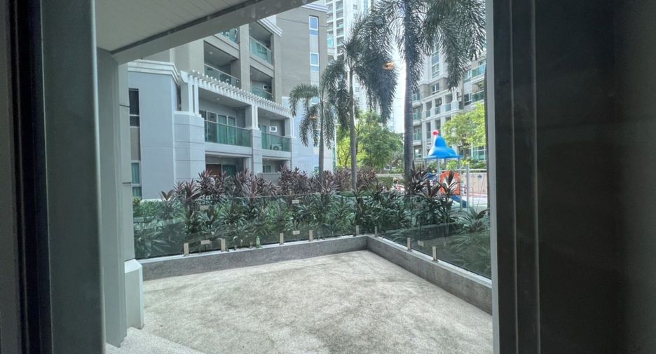 For sale and for rent 3 bedrooms condo in Huai Khwang, Bangkok