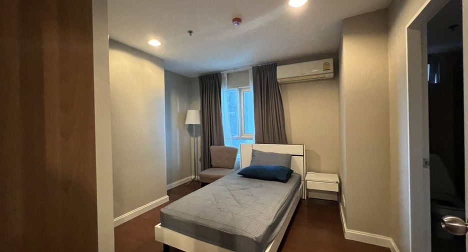 For sale and for rent 3 bedrooms condo in Huai Khwang, Bangkok