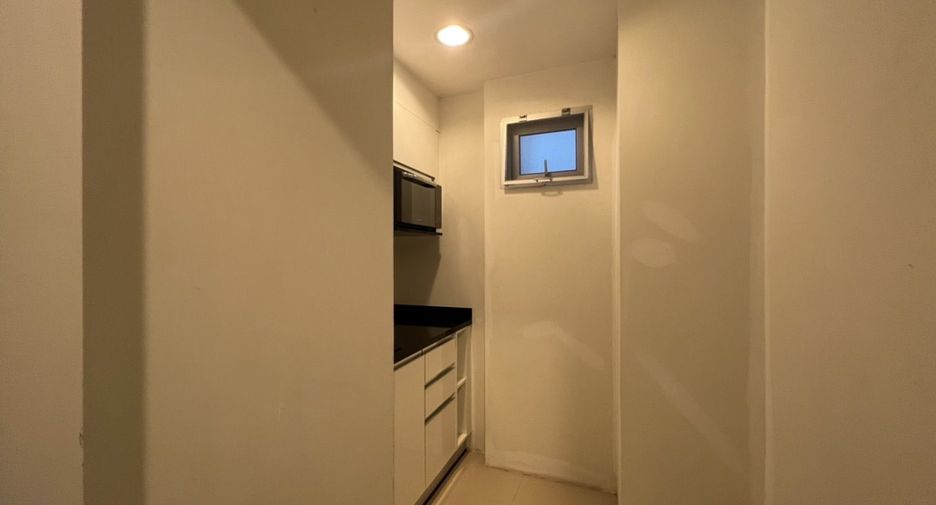 For sale and for rent 3 bedrooms condo in Huai Khwang, Bangkok