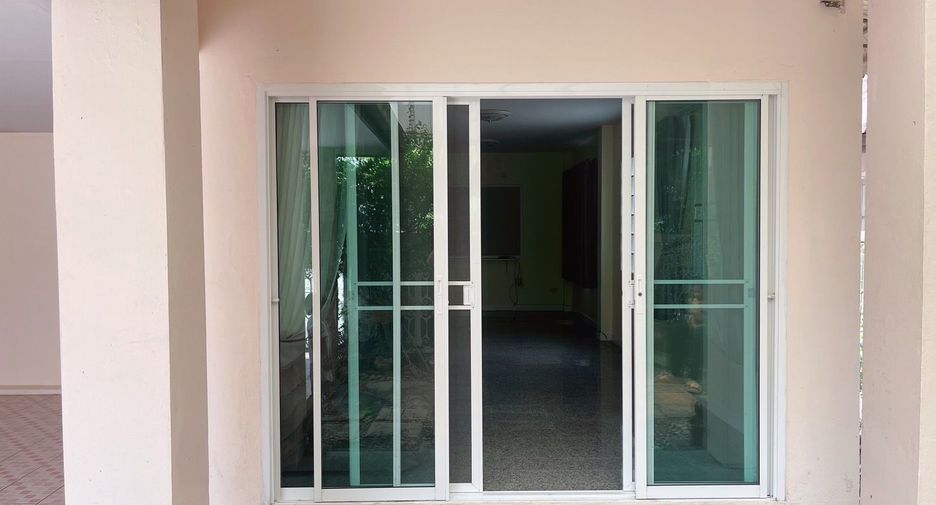 For sale 3 bedrooms house in Nong Chok, Bangkok