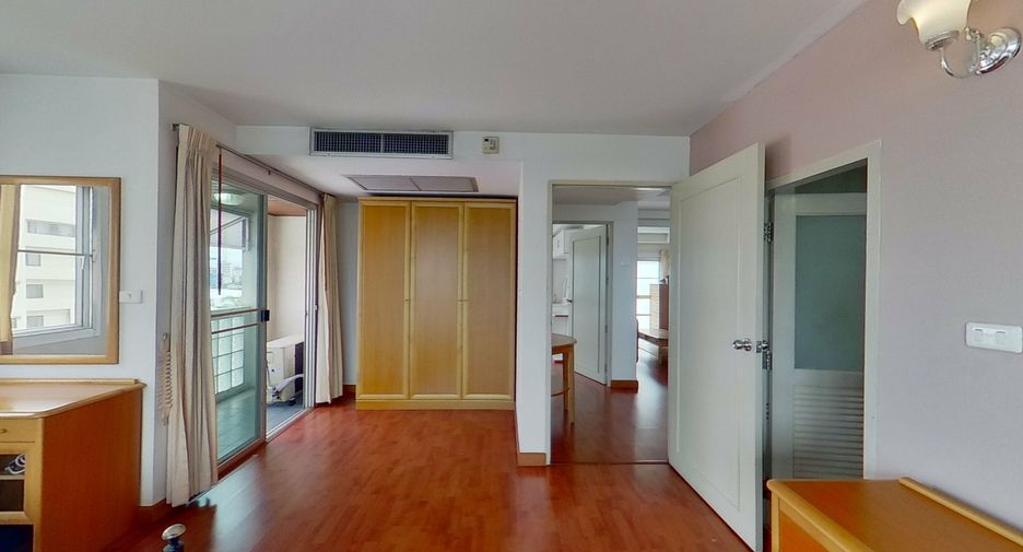 Apartamento en alquiler de 3 habitaciones en Suan Luang, Bangkok