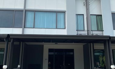 Аренда 3 спальни таунхаус в Пращет, Бангкок