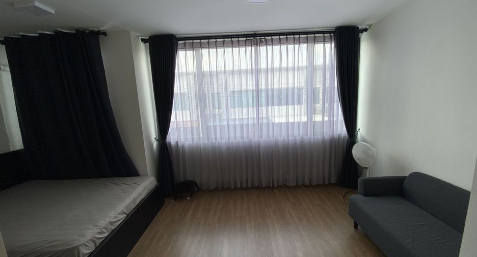 For rent 3 bedrooms townhouse in Prawet, Bangkok