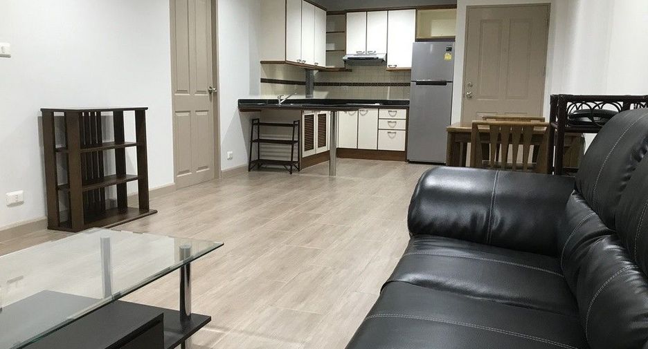 For rent 2 bedrooms condo in Huai Khwang, Bangkok