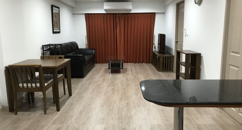 For rent 2 bedrooms condo in Huai Khwang, Bangkok