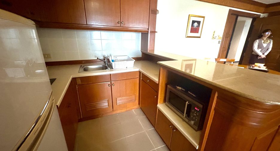 For rent 1 bed apartment in Pathum Wan, Bangkok