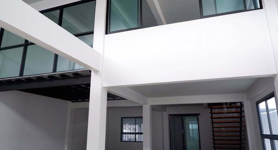 Büro zum Kauf mit 10 Zimmer in Khlong Toei, Bangkok