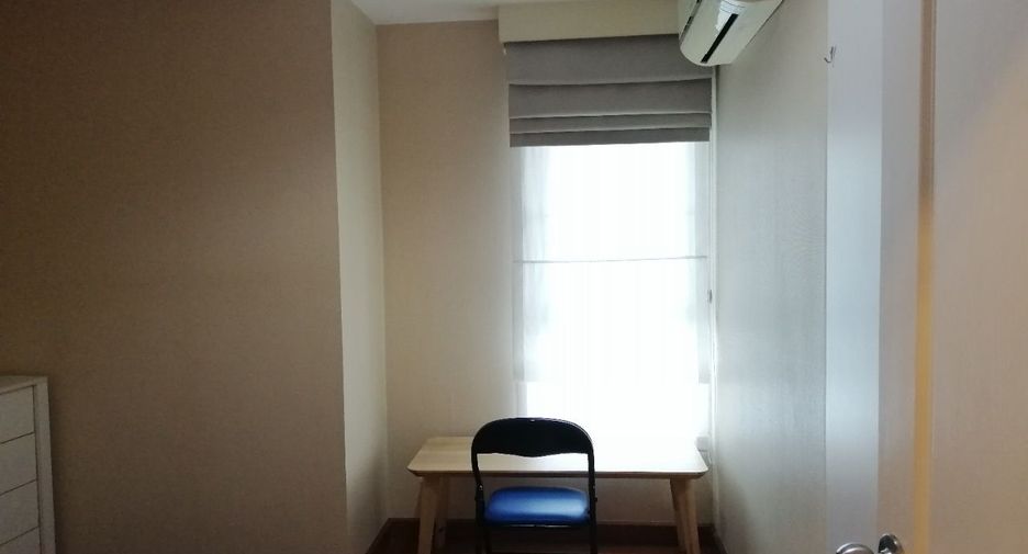 For rent 3 bedrooms condo in Huai Khwang, Bangkok
