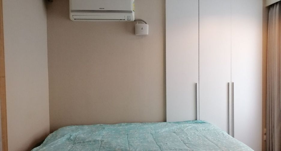 For rent 3 bedrooms condo in Huai Khwang, Bangkok