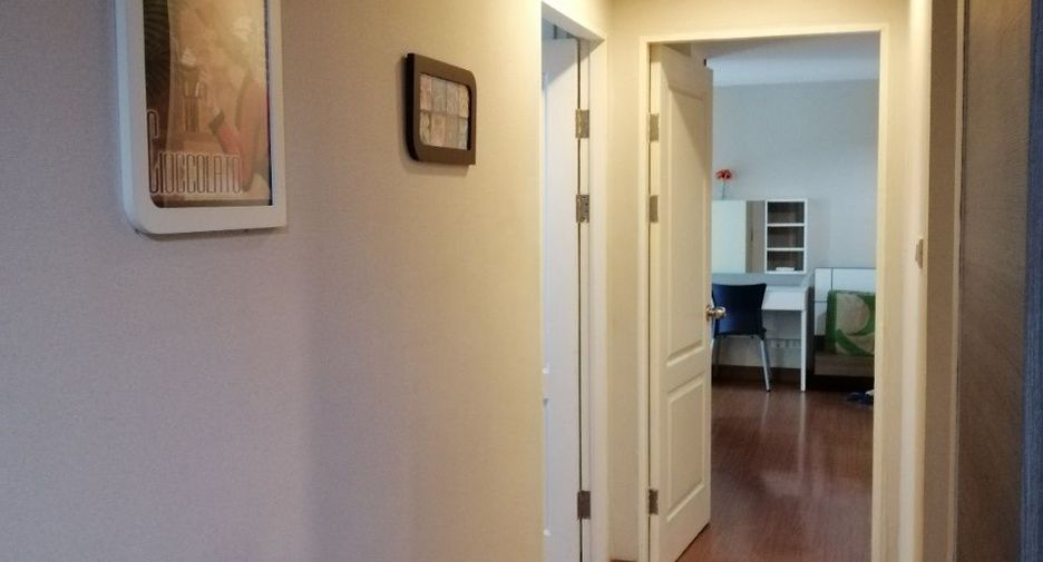 For rent 3 bedrooms condo in Huai Khwang, Bangkok
