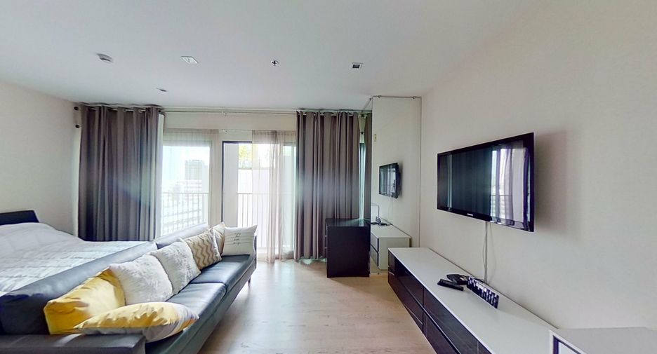 For rent studio condo in Khlong Toei, Bangkok