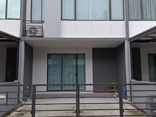 For rent 3 bedrooms townhouse in Prawet, Bangkok