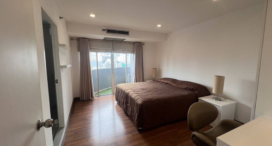 For rent 2 bedrooms condo in Watthana, Bangkok