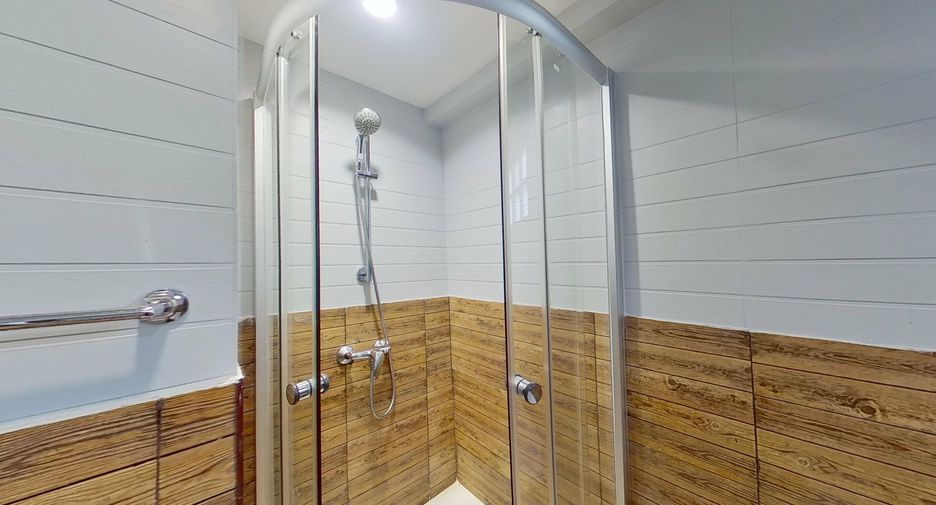 For rent 2 bedrooms apartment in Watthana, Bangkok
