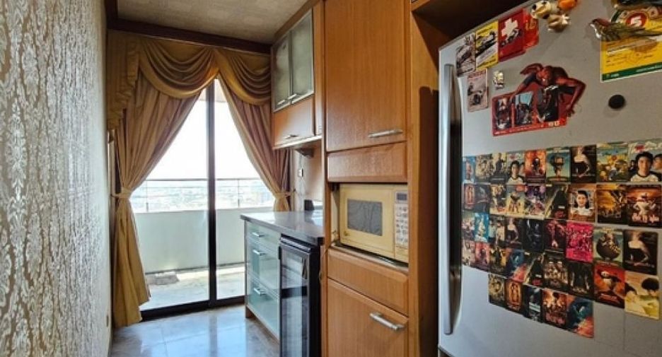 For sale 3 bedrooms condo in Bang Rak, Bangkok