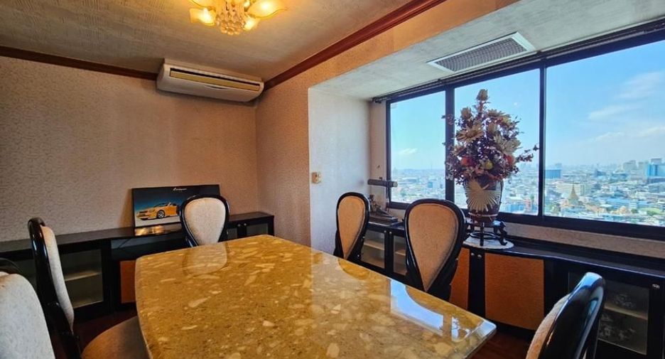 For sale 3 bedrooms condo in Bang Rak, Bangkok