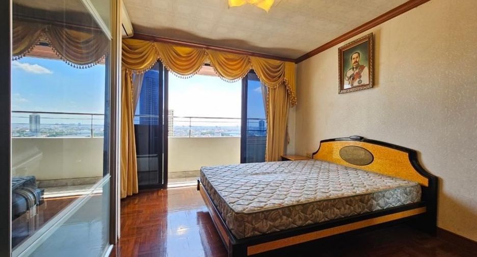 For sale 3 bedrooms condo in Bang Rak, Bangkok