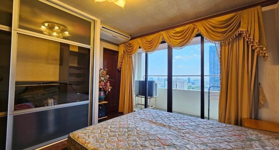For sale 3 bedrooms condo in Bang Rak, Bangkok