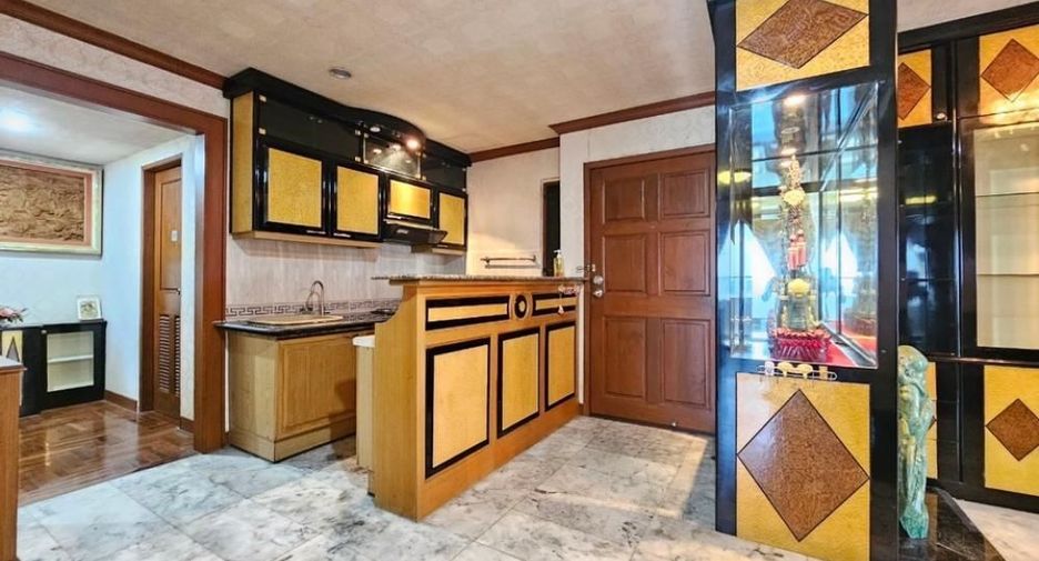 For sale 3 bedrooms condo in Bang Rak, Bangkok