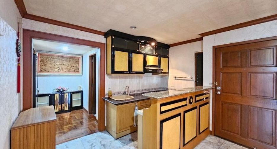 For sale 3 bedrooms condo in Bang Rak, Bangkok