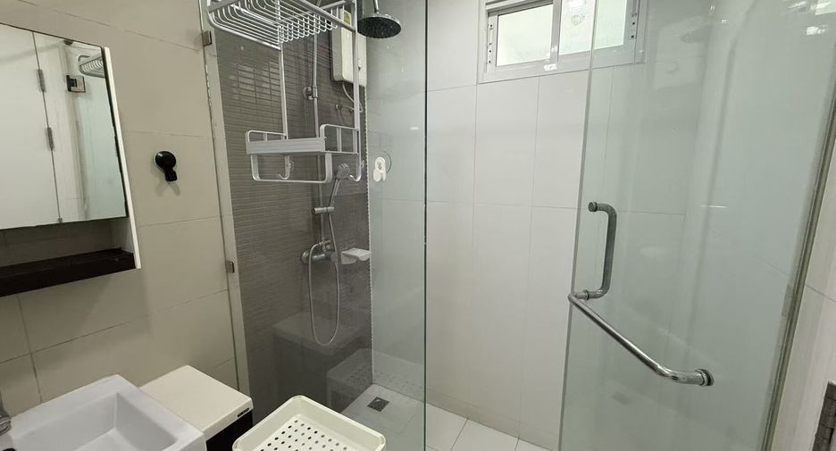 Condo en venta y en alquiler de 2 habitaciones en Khlong Toei, Bangkok