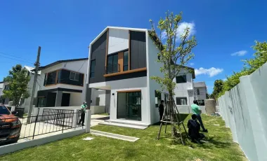 出售 4 卧室 独立屋 在 Bang Sao Thong, Samut Prakan