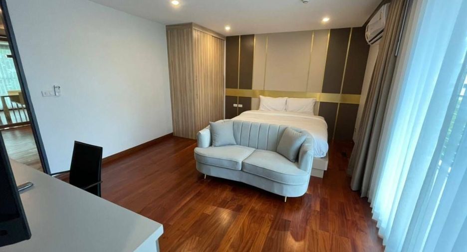 For rent 3 bedrooms condo in Watthana, Bangkok